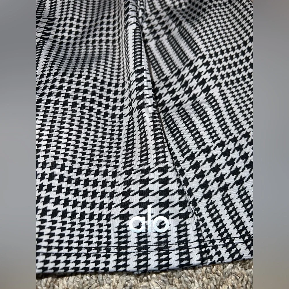 NWOT Alo Yoga Jacquard Glenplaid Tennis Skirt Titanium / Black Size XXS